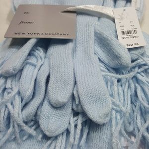 New York And Company Scarf/Glove gift set